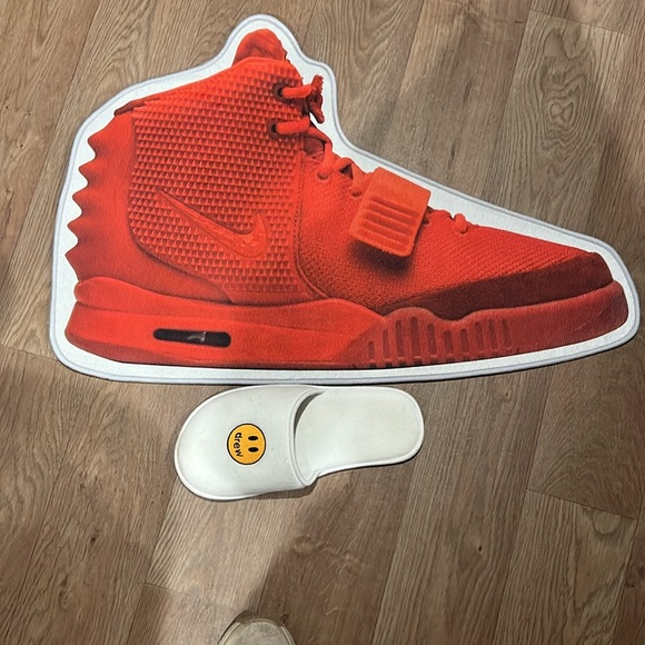 Nike Rug - Picture 2 of 3